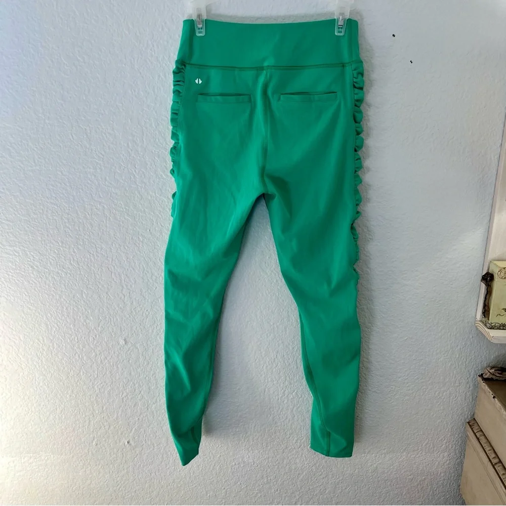 Thrive Societe T31L155 Green Ruffled Leggings Size Small - Picture 8 of 12